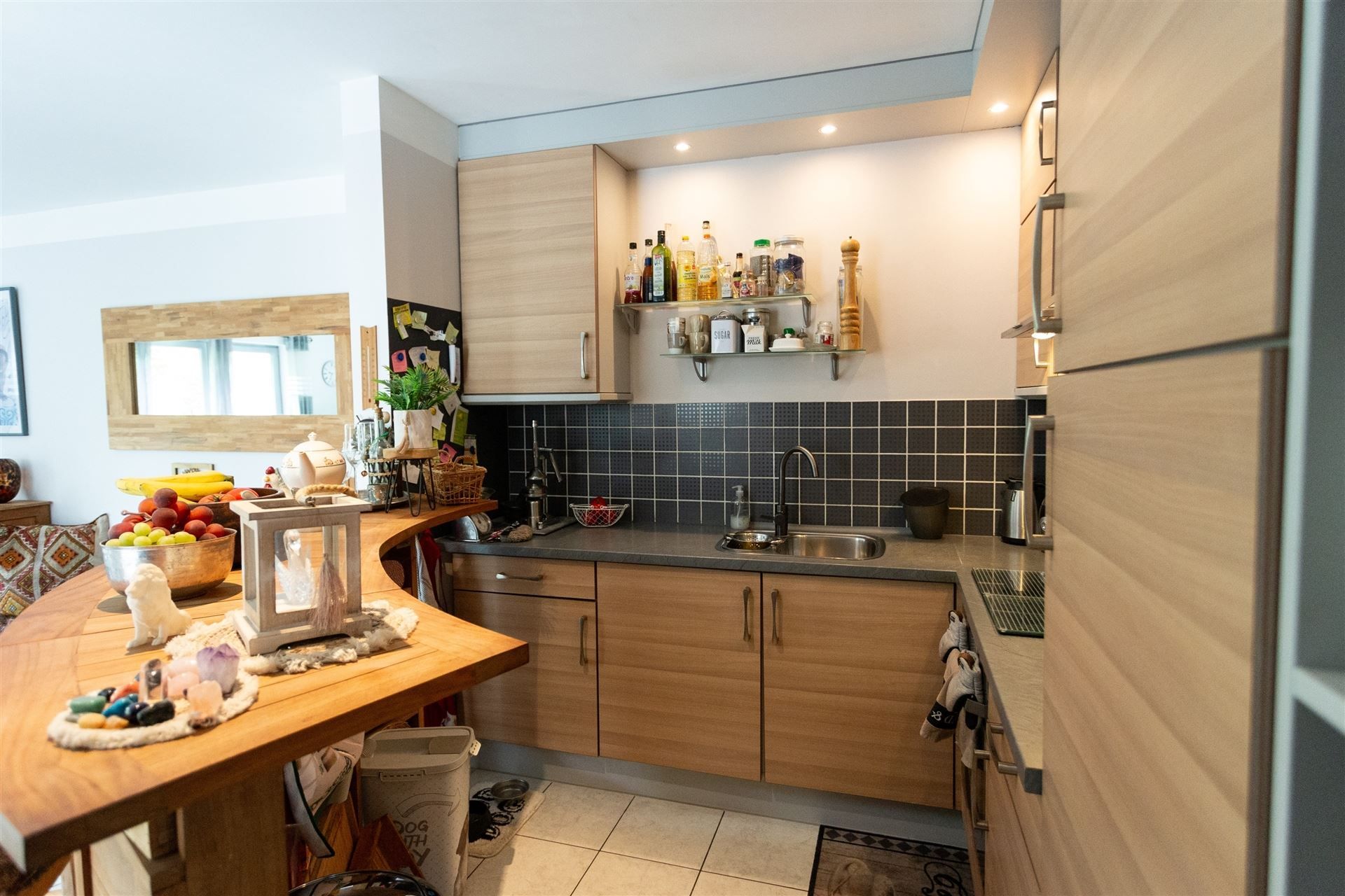 Stijlvol appartement met 2 slaapkamers en grote tuin! foto 8