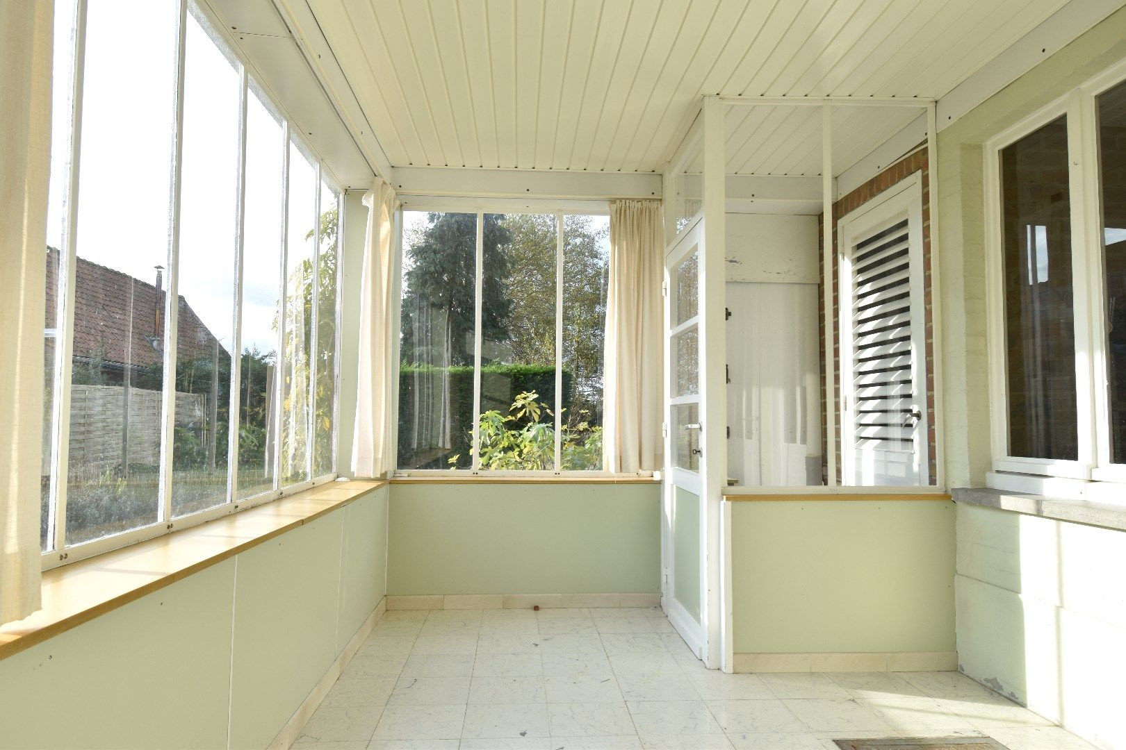 Landelijke HOB met mooi stukje tuin en de mogelijkheid tot 4 slaapkamers te Gullegem foto 6