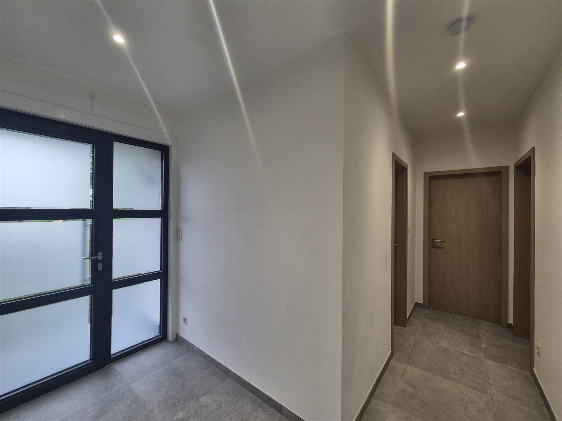 Gerenoveerde energiezuinige bungalow met 2 slaapkamers.  foto 2