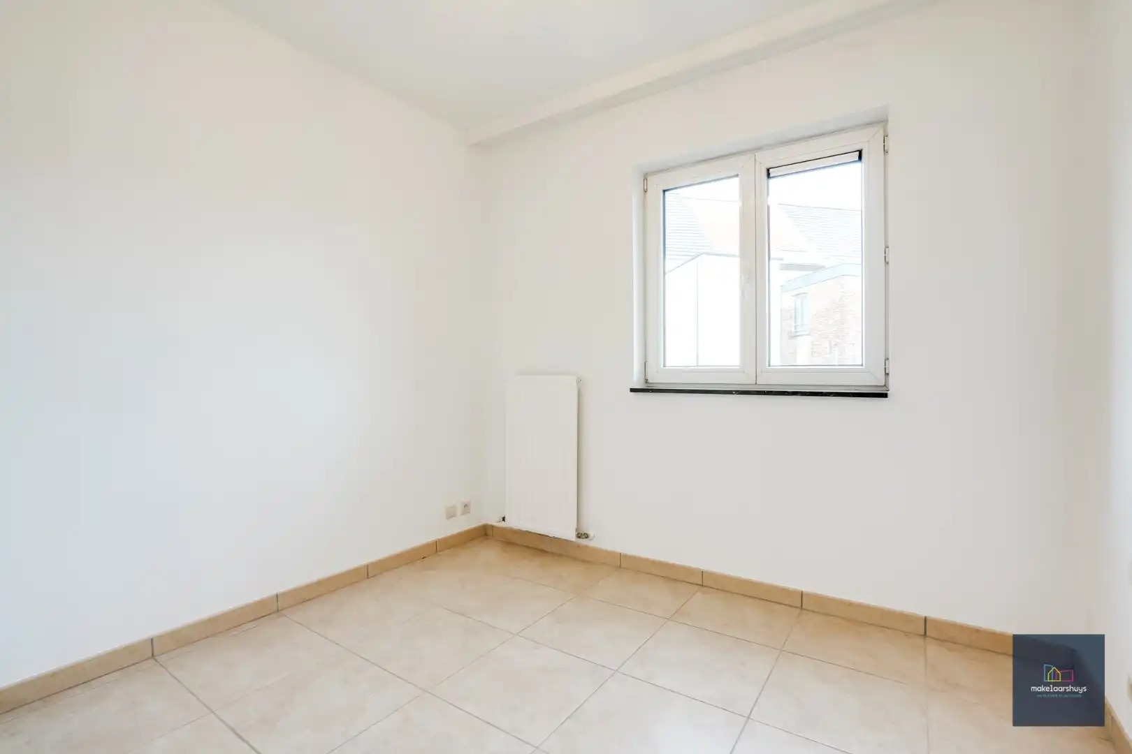 Goedgelegen 2slpk-appartement met terras en staanplaats foto 15