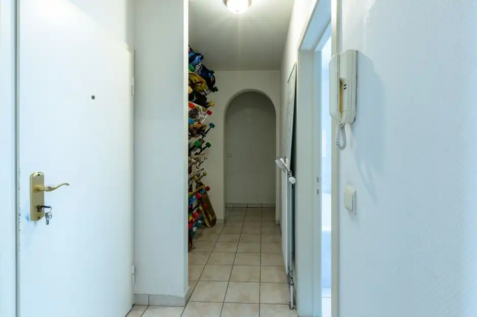 ZEER RUIM APPARTEMENT MET GARAGE, CENTRUM DIEST! foto 16