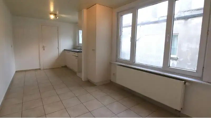 Vernieuwd 1-slaapkamerappartement te huur in Oostende foto 4
