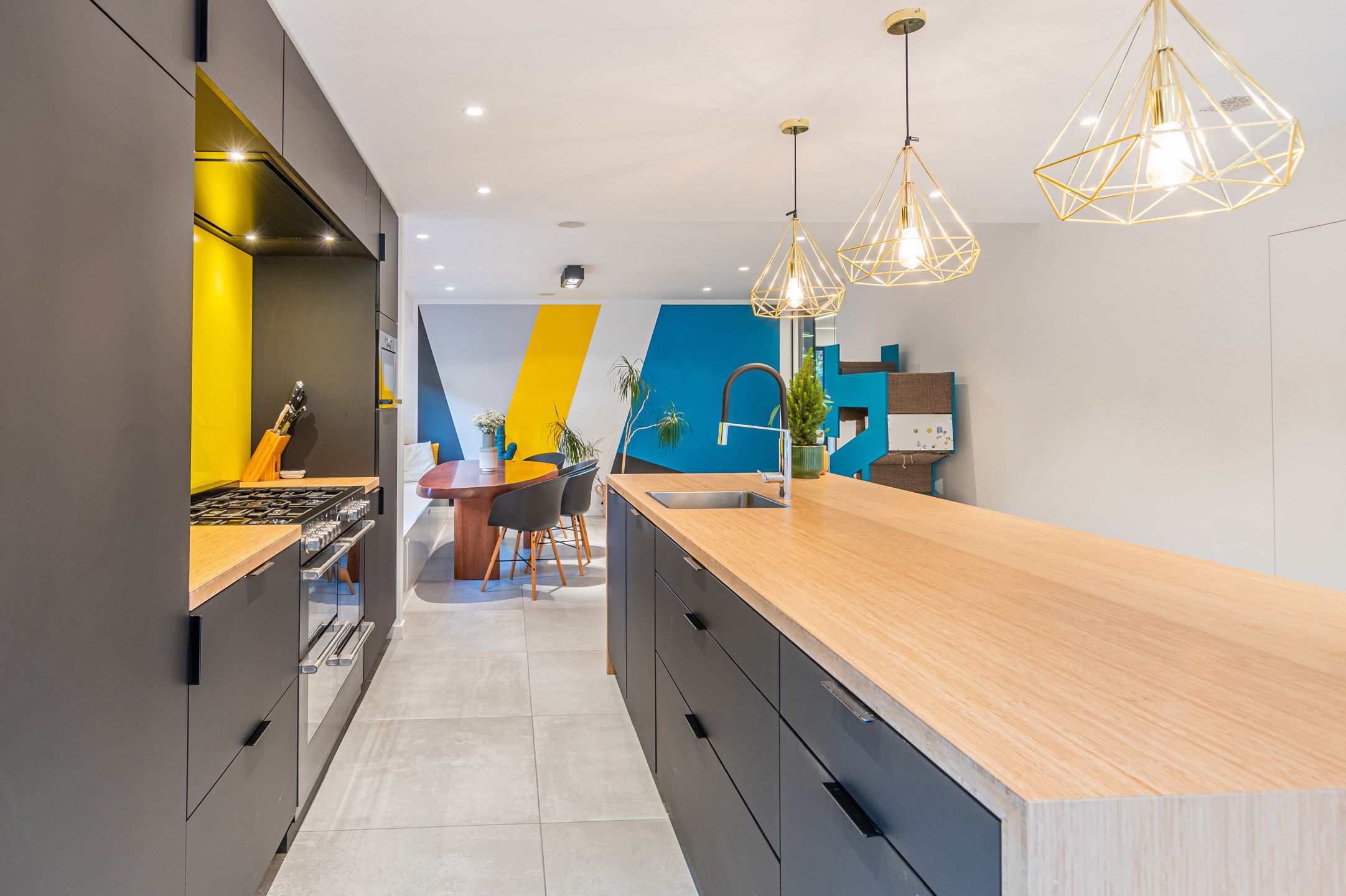 Moderne HOB met 4 (mogelijk 5) kamers en dubbele garage foto 2