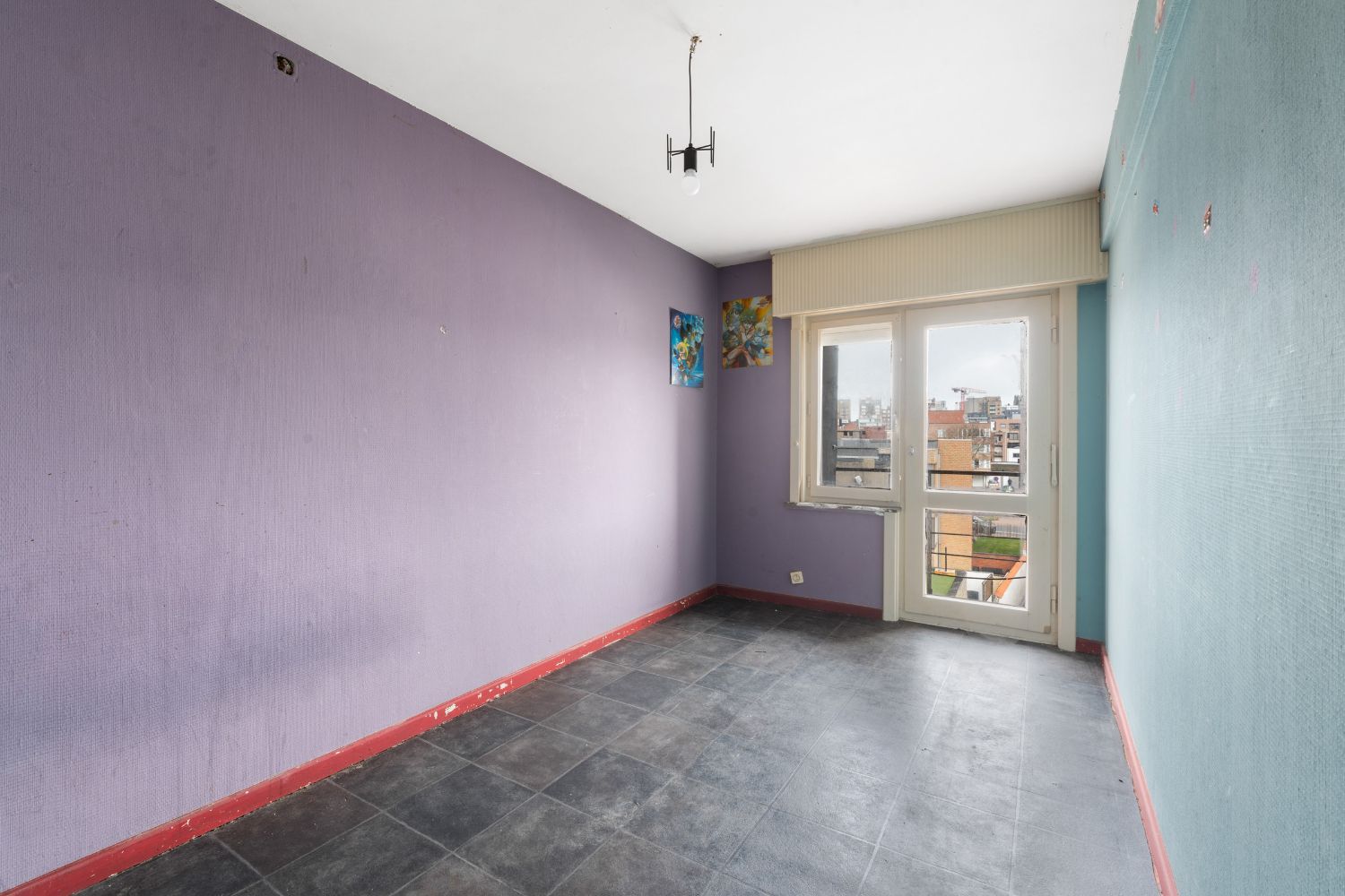 Te renoveren twee slaapkamer appartement vlakbij het station foto 9