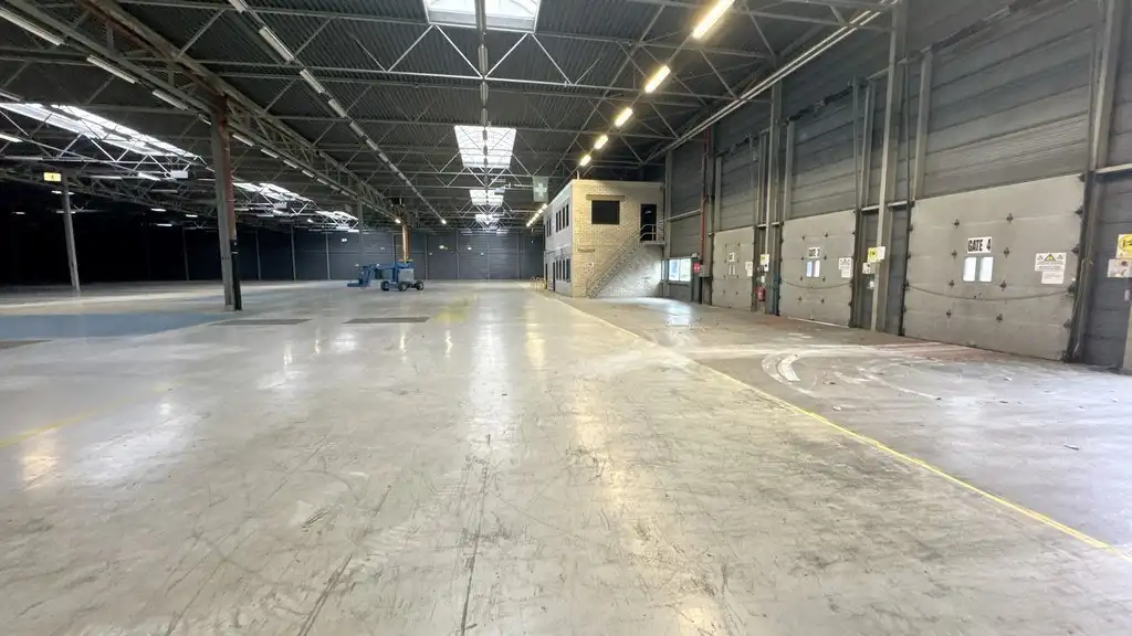Logistiek bedrijfspand te huur nabij E19 in Mechelen-Noord foto 3