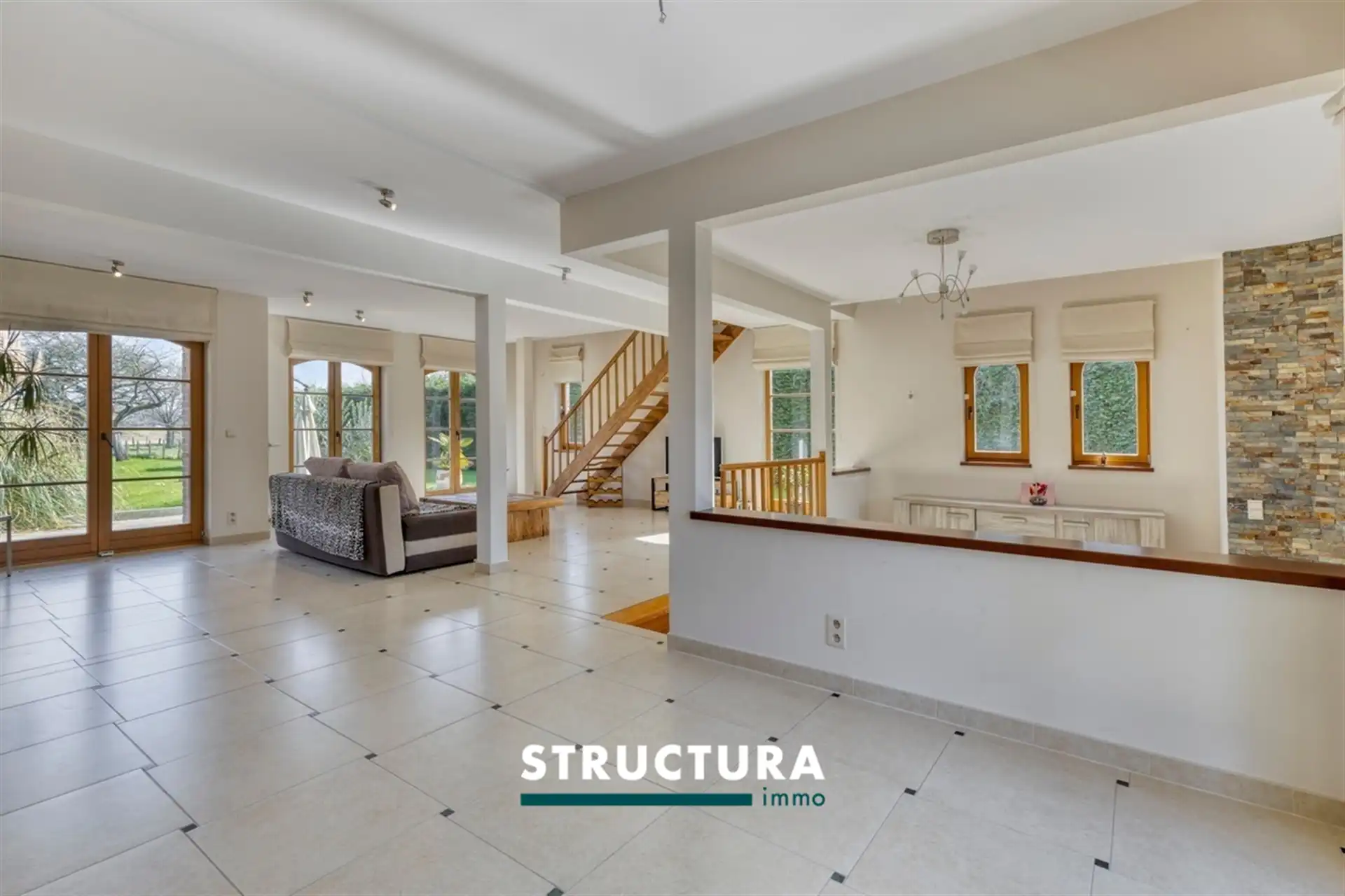 Instapklare villa met 4 slaapkamers, grote tuin en absolute privacy foto 7