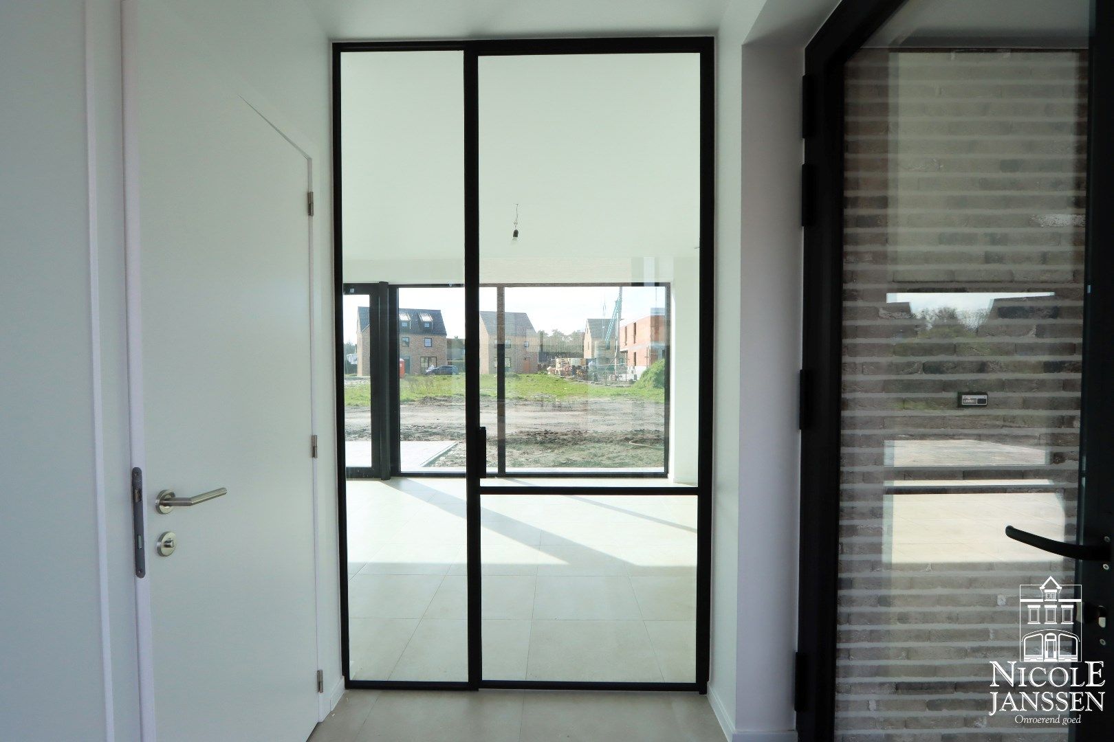 Trendy energiezuinige nieuwbouwwoning van 143m²  (excl. gegoten kelder) foto 3