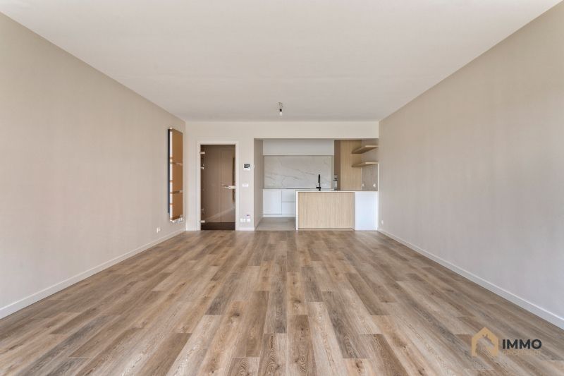 Te huur :   Knokke : prachtig luxueus appartement  met adembenemend uitzicht op het Zegemeer, nabij het Casino,  met terrassen en dakterras van 120 m² garage. foto 5