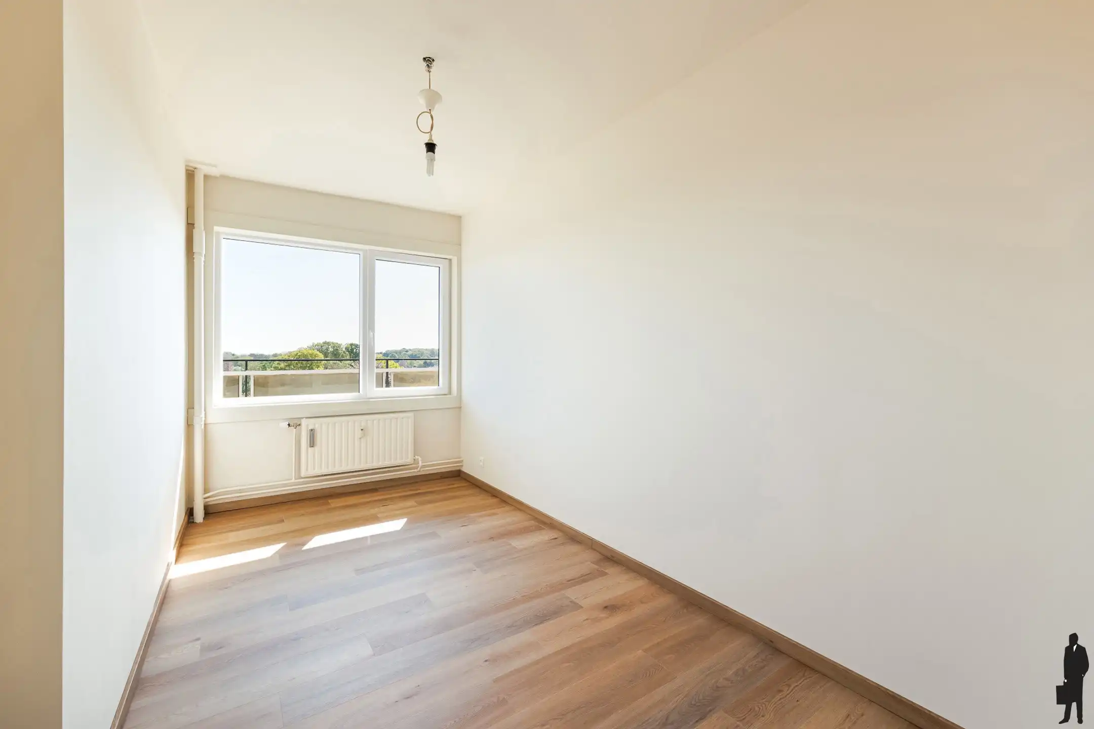 Gerenoveerd appartement met 2 slpks & dubbele garage  foto 7