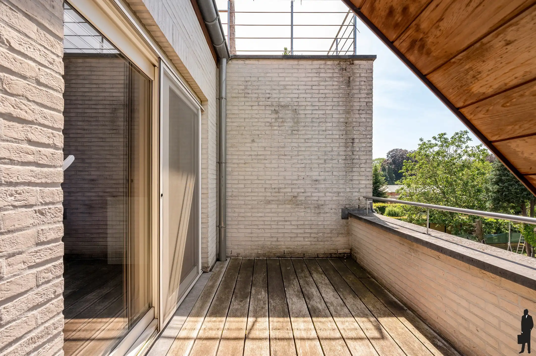 Instapklaar duplex appartement met 2 slaapkamers, ruim terras en carport&nbsp;in het centrum van Essen. foto 19