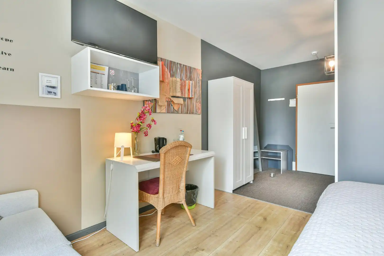 Unieke investeringskans: karaktervol hotel met 18 kamers & woonmogelijkheden te koop!  foto 13