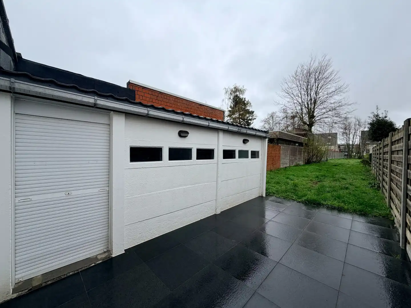 Instapklare woning met 2 slaapkamers en diepe tuin te Roeselare! foto 7