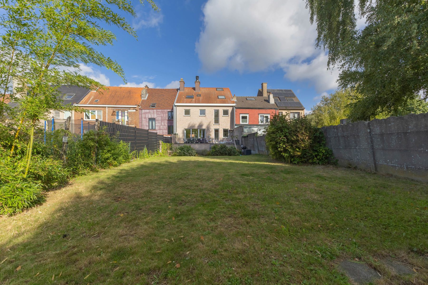 Zeer ruime eengezinswoning met 6 kamers, tuin en garage foto 30