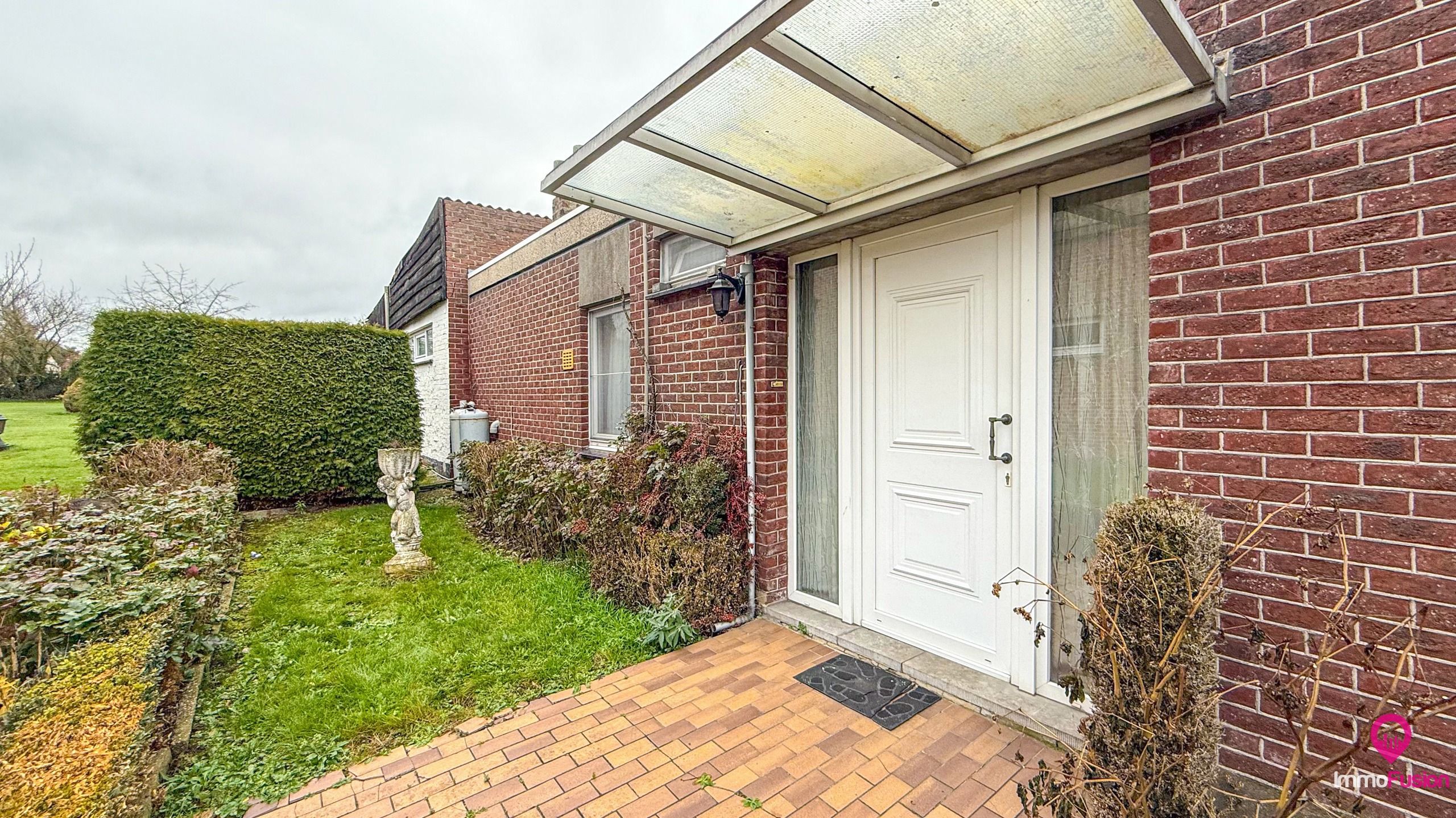 Bungalow met grote werkplaats en weide op 42 are in Alken foto 42