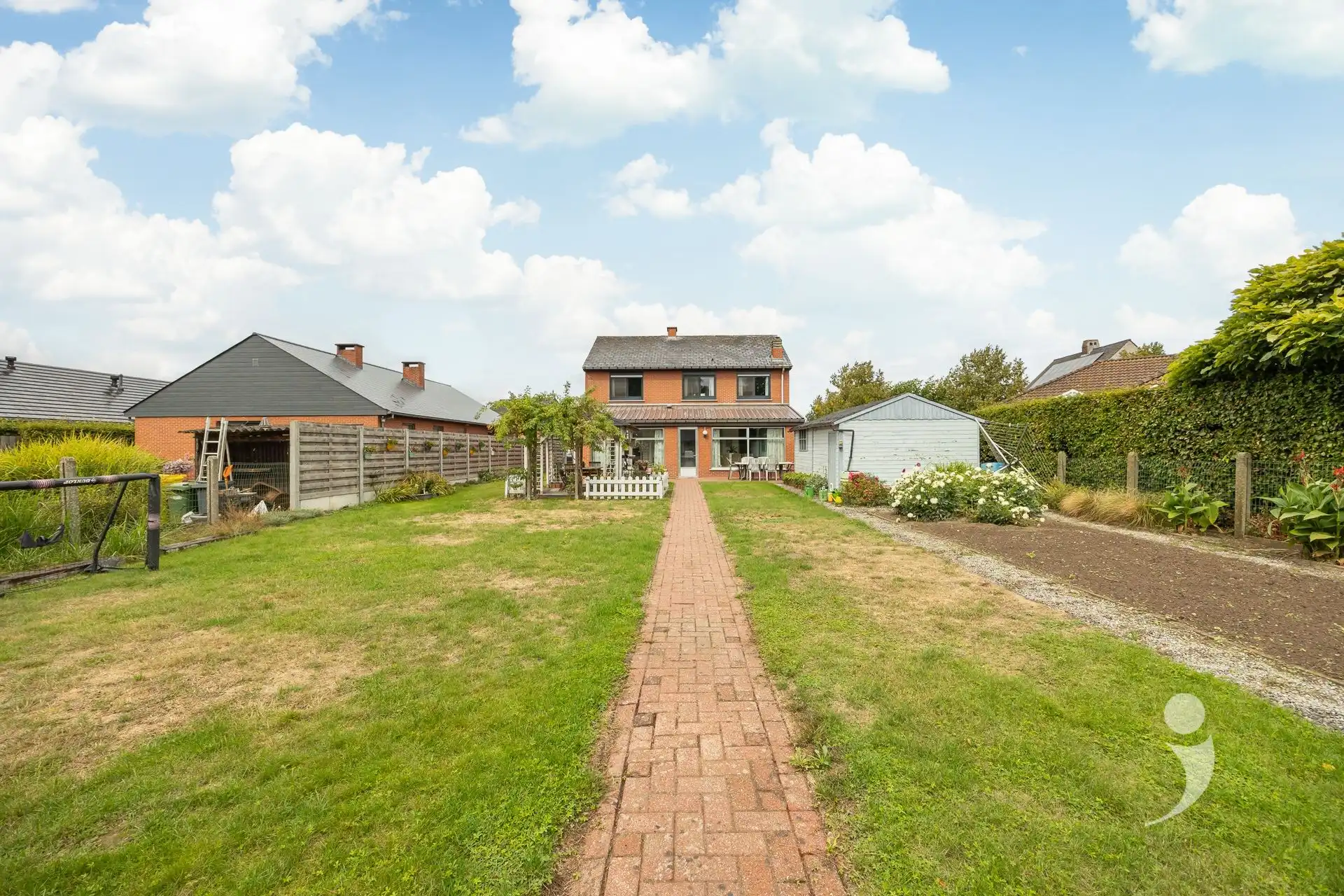 Instapklare woning in zeer rustige woonwijk! foto 26