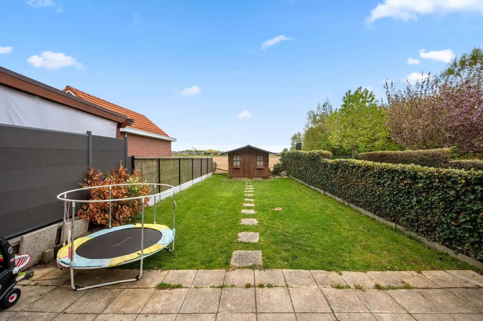 Instapklare rijwoning in een rustige straat te Tienen foto 25