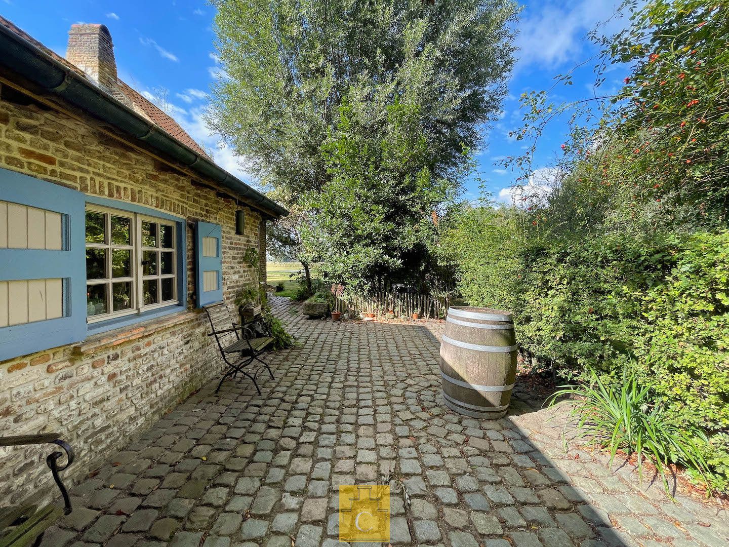 sfeervol landhuis met schuur, garage, zwemvijver en poolhouse, 3 paardenstallen, akkerland en weiland. Idyllische locatie te Torhout (Sint-Henricus), 2,55 ha foto 13