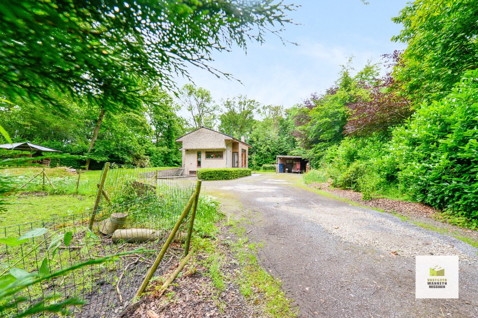 Uniek gelegen charmante woning op 2.880 m2 foto 5