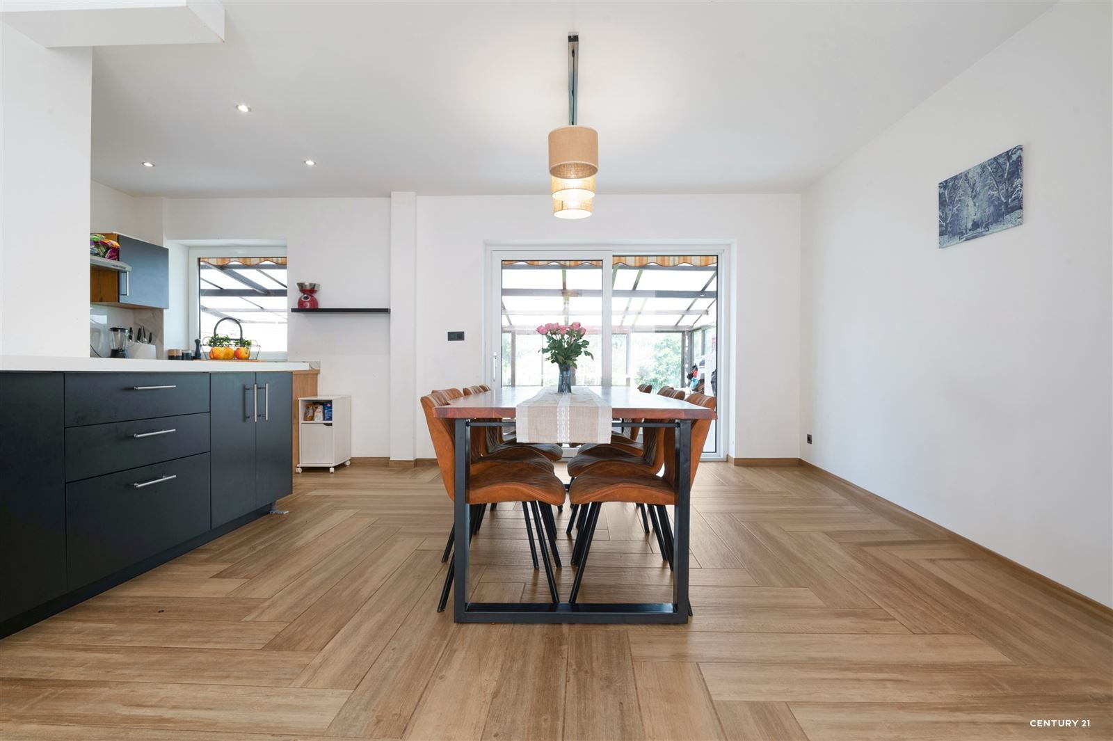 Instapklare, recent gerenoveerde woning met 3 slaapkamers foto 4