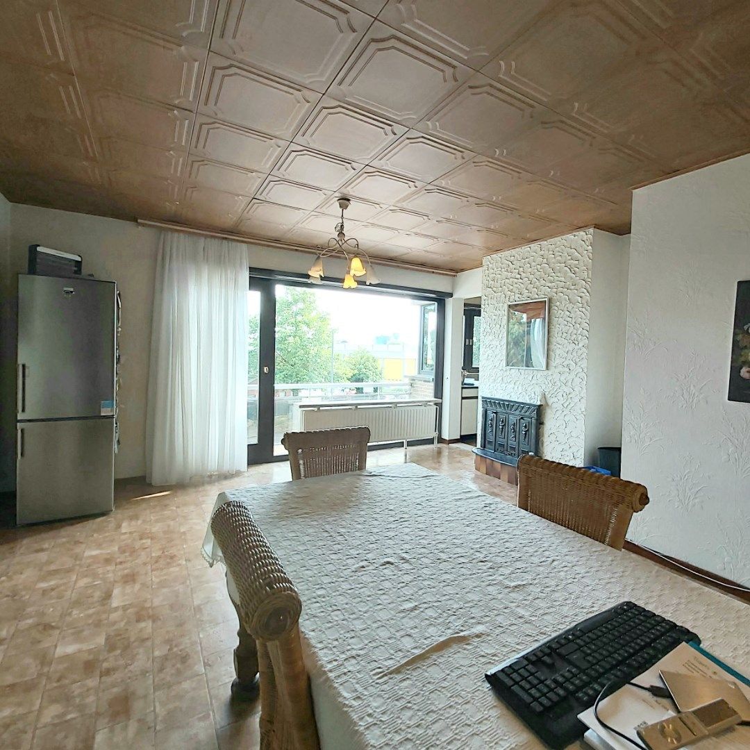 Verzorgd appartement met twee slaapkamers en garagebox. foto 2