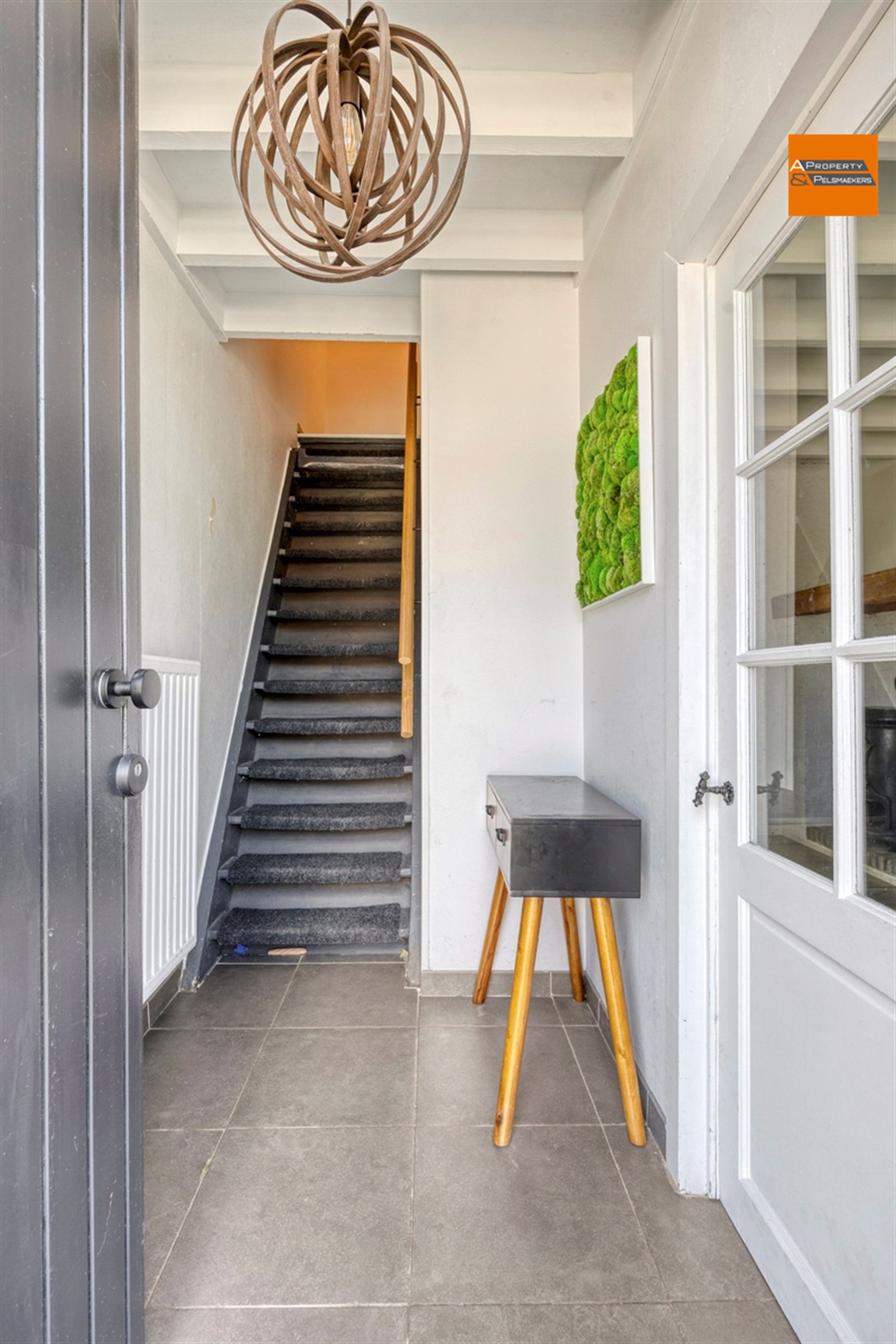 BOD AANVAARD Eigendom met karakter, 4 slpks en prachtige tuin foto 2