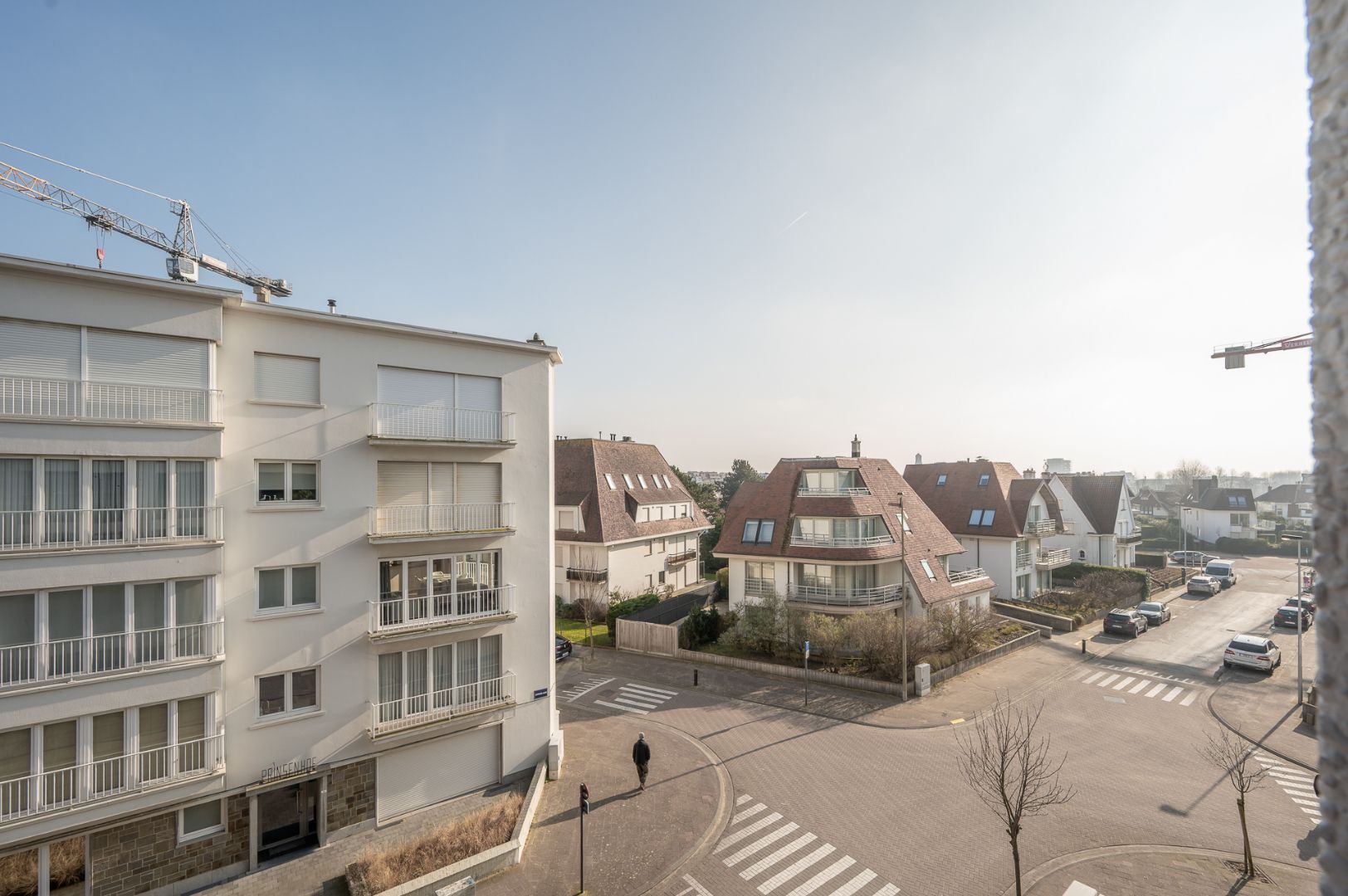 Vernieuwd  appartement vlakbij het Albertstrand foto 12