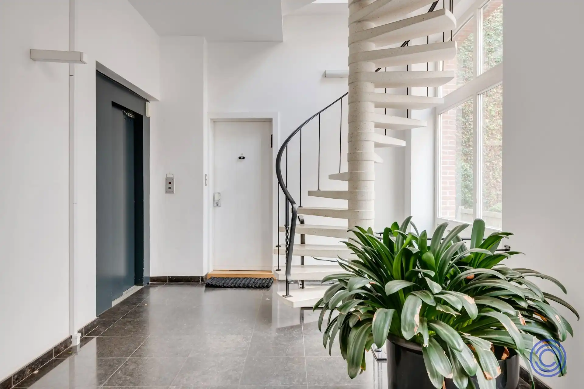 Karaktervol appartement van 195 m² met terras aan de voet van de kathedraal foto 16
