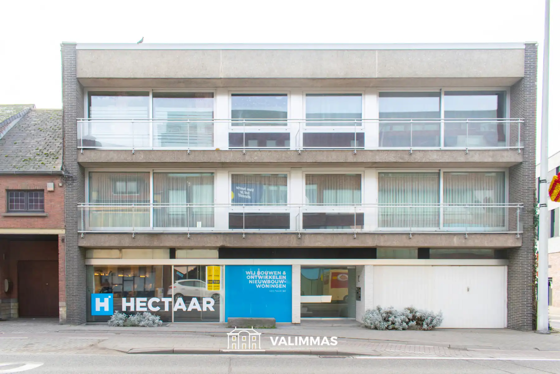 Bijzonder stijlvol ingerichte praktijk- of kantoorruimte... foto {{pictureIndex}}