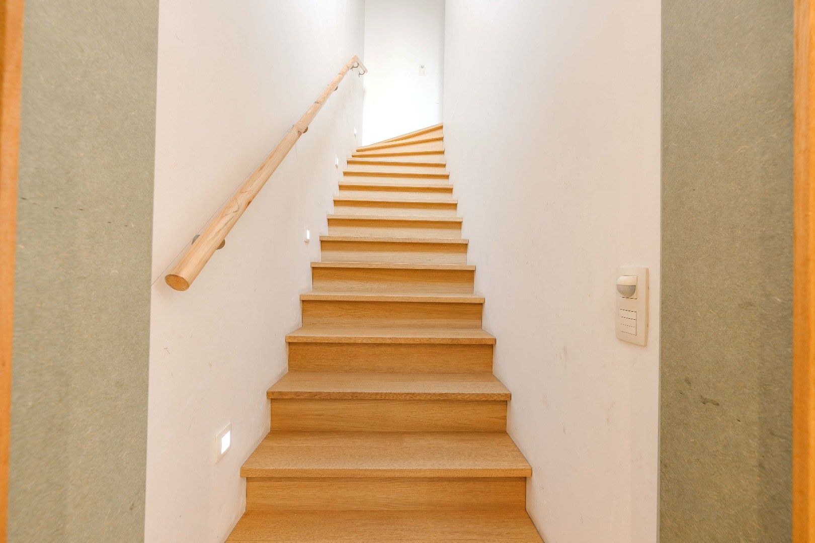 GERENOVEERDE (2015) INSTAPKLARE & ENERGIEZUINIGE WONING OP 685 m²!!!  foto 15