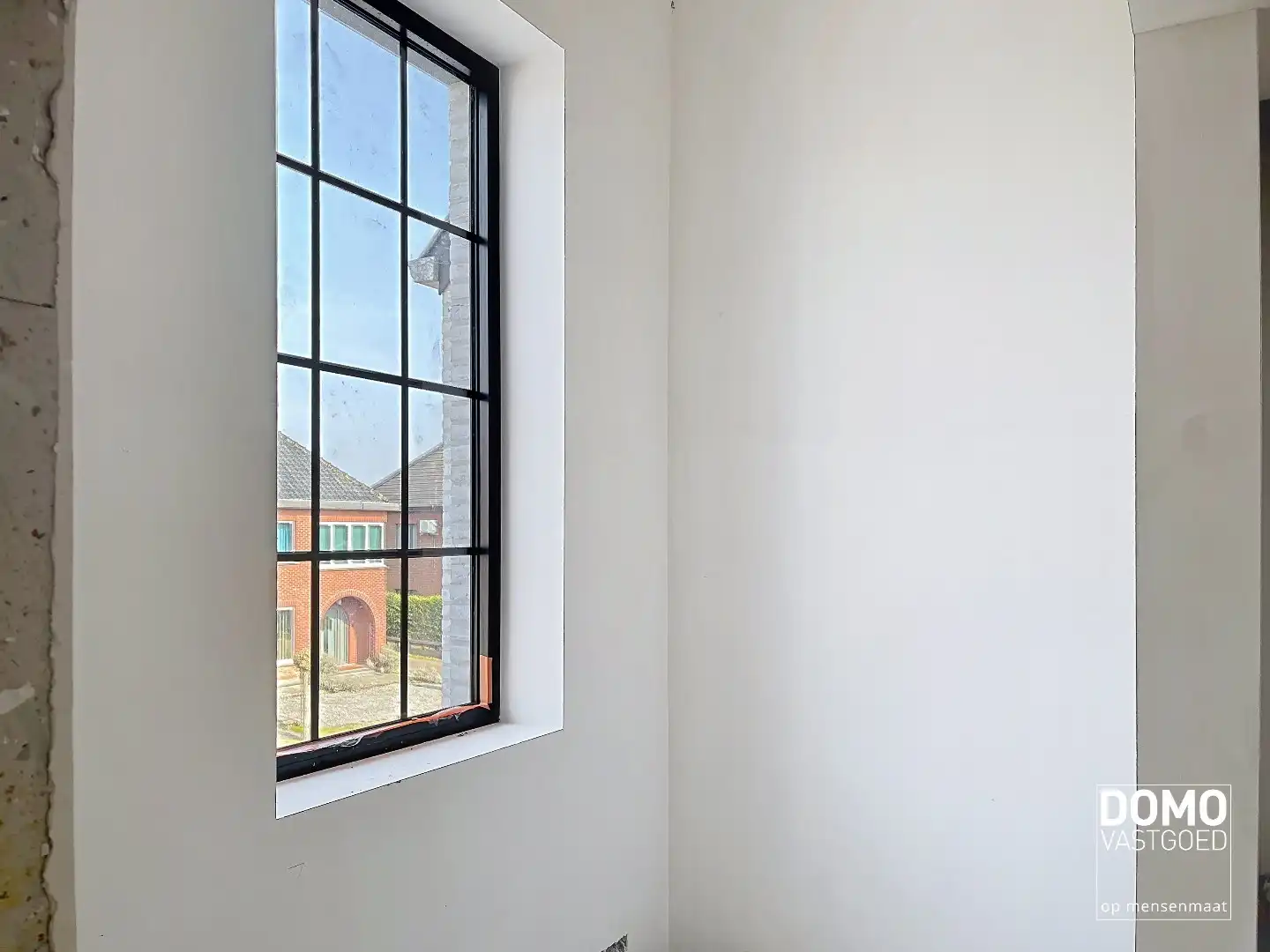 ENERGIEZUINIGE HALFOPENBEBOUWING MET 3 SLAAPKAMERS TE KERMT foto 9