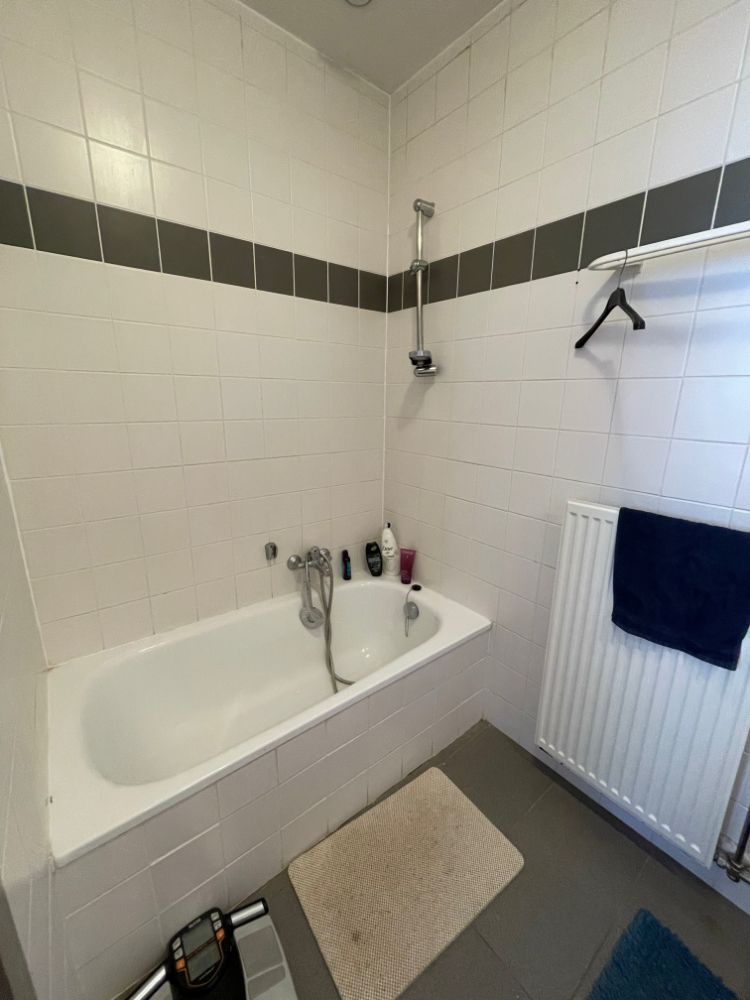 Modern appartement met één slaapkamer en terras in een residentiële wijk. foto 15
