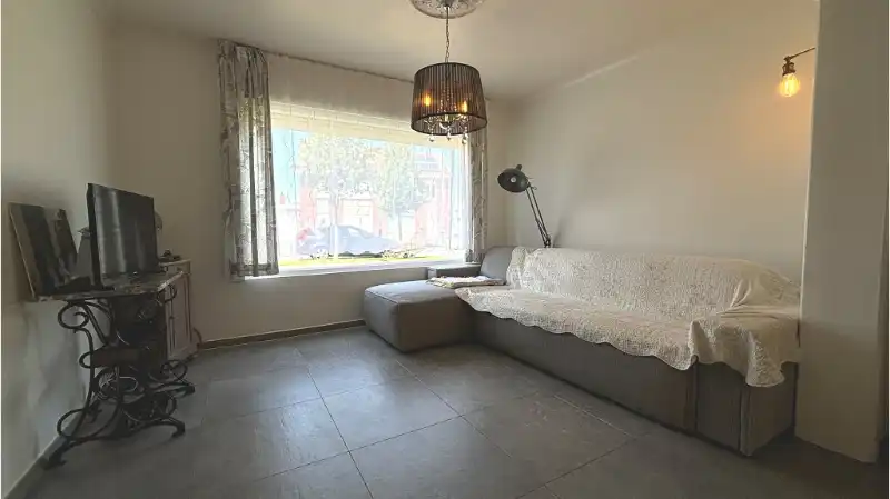 Comfortabele koppelwoning met 3 slaapkamers, GARAGE en TUIN te huur in Lichtervelde foto 2
