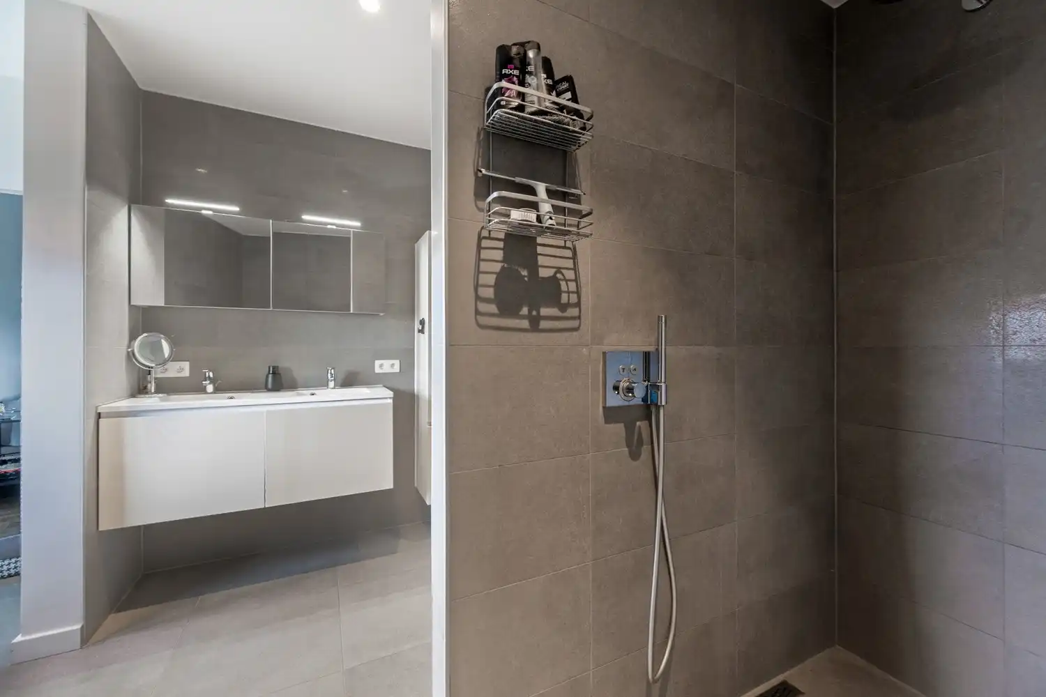 Instapklare energiezuinige villa met 4 zeer ruime slpkrs en ruime inpandige garage op 1006m2 foto 20