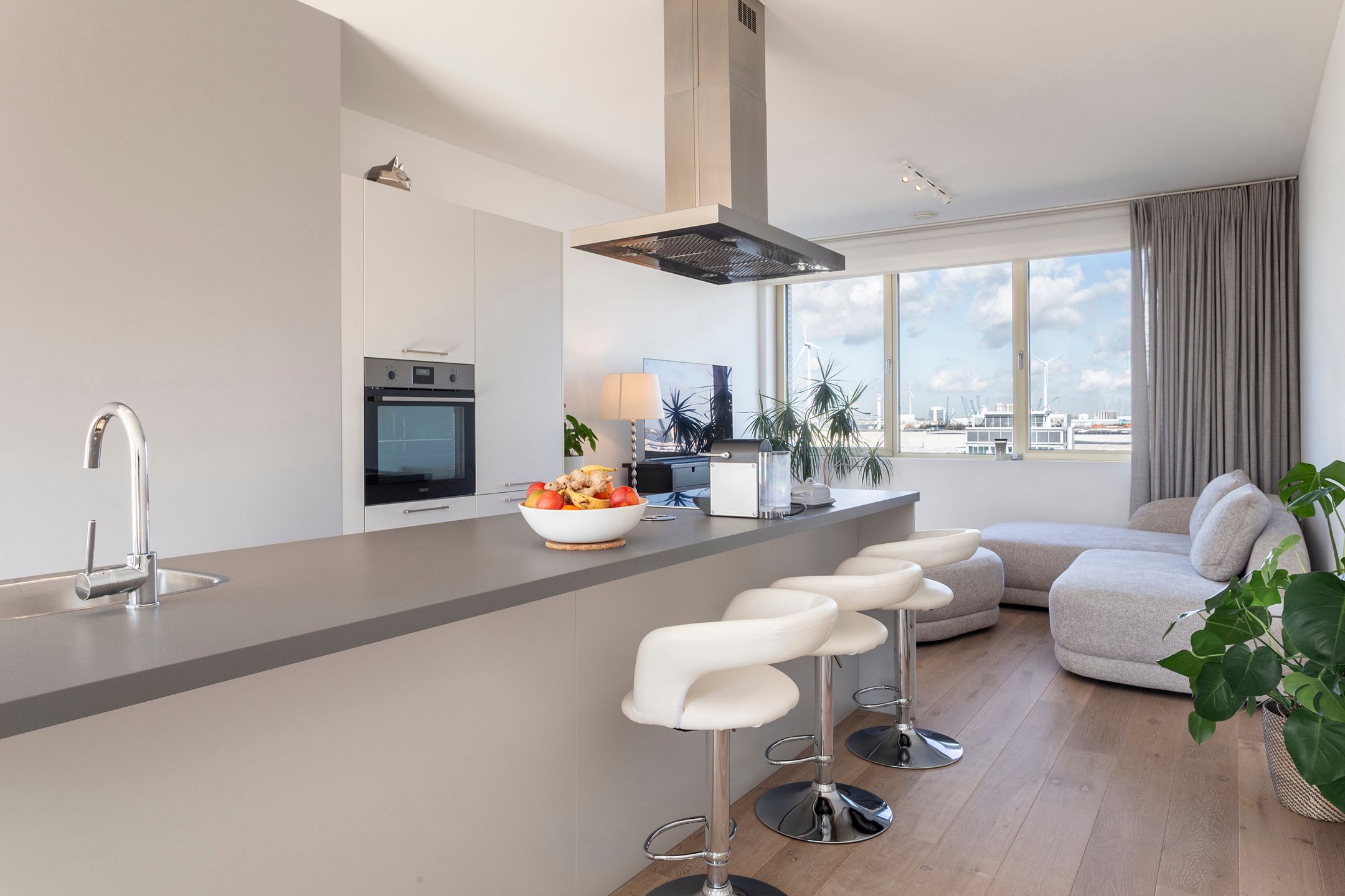 licht, instapklaar 2-slpk-app. met zuidgericht terras foto 6