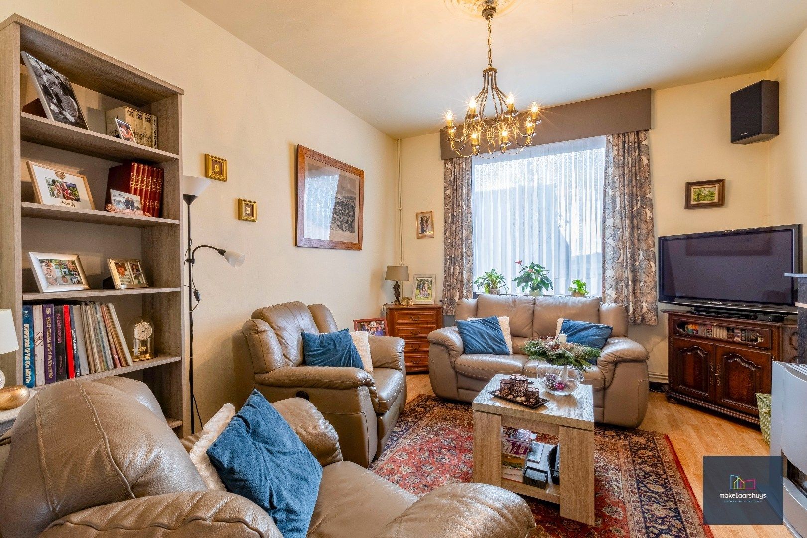 Verzorgde halfopen bebouwing met grote tuin en carport  foto 13