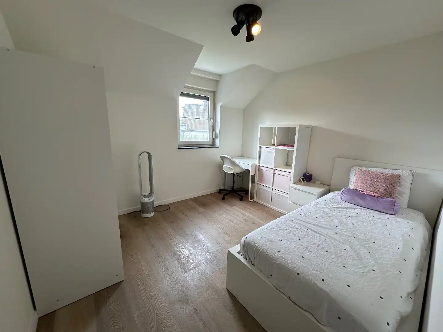 Recente woning met 3 slaapkamers, berging, kelder, zolder, garage en terras te Voeren  foto 8