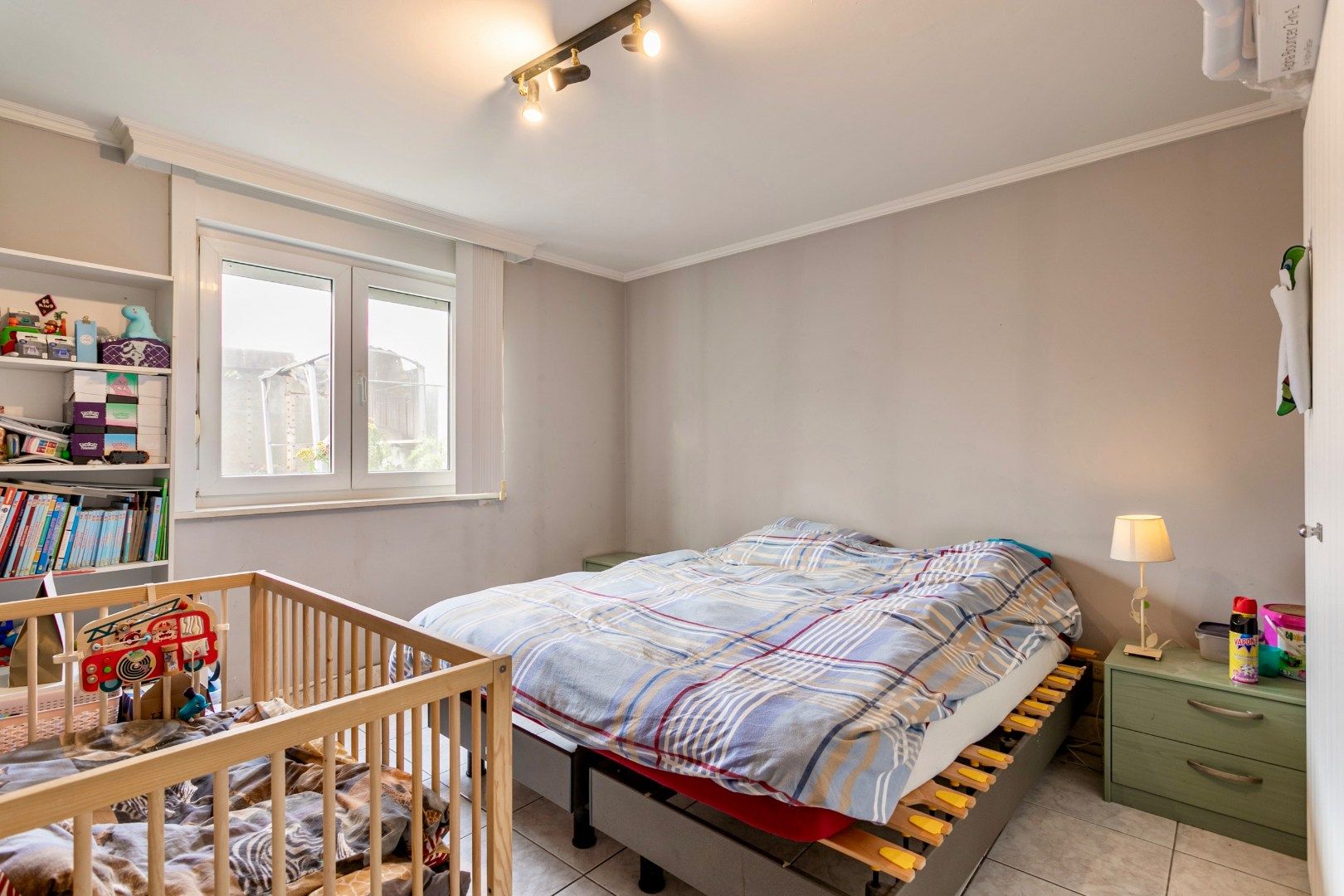 Ruime, te renoveren woning met 3 slpk en garage foto 13