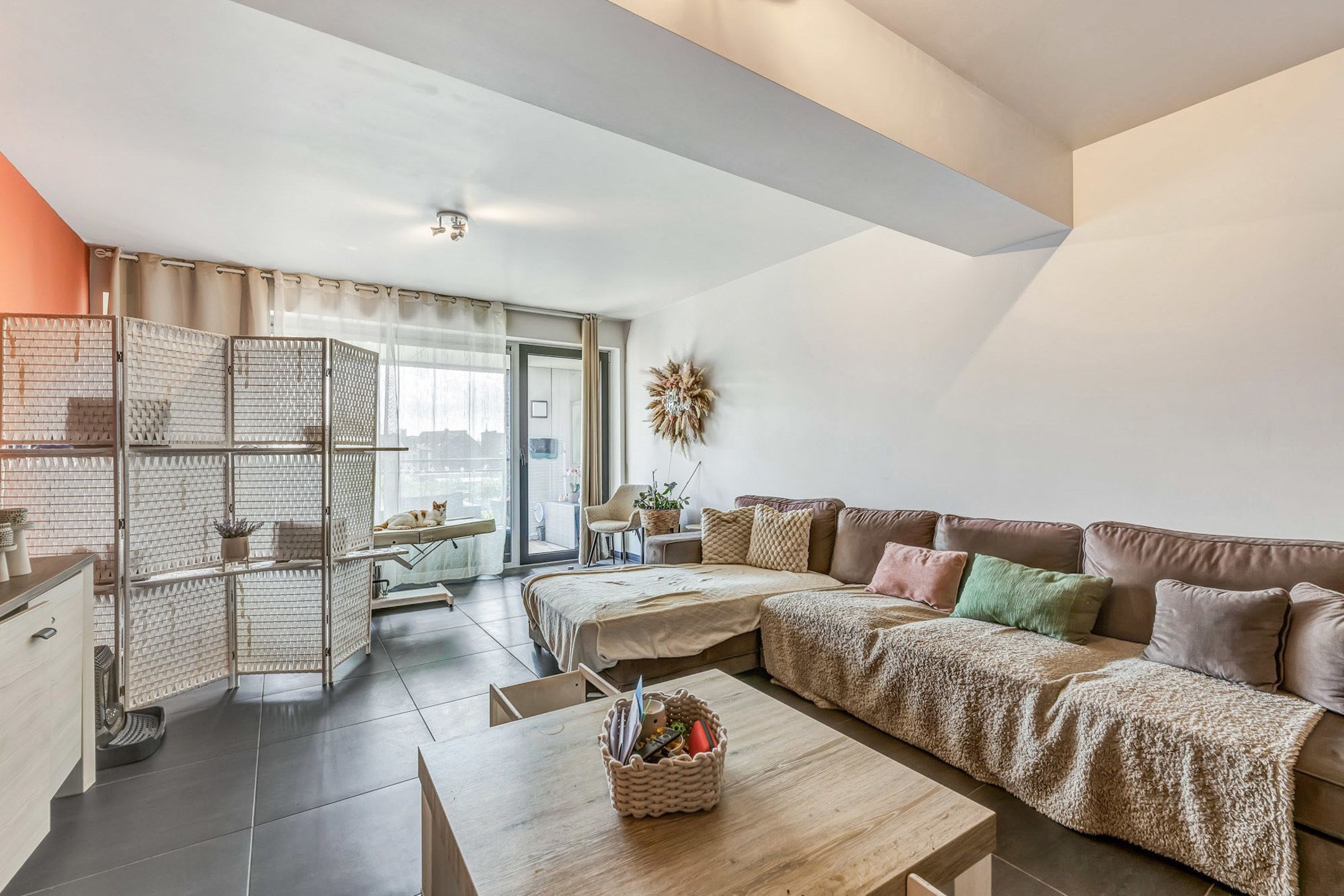 Instapklaar appartement met ruim terras en autostaanplaats foto 6