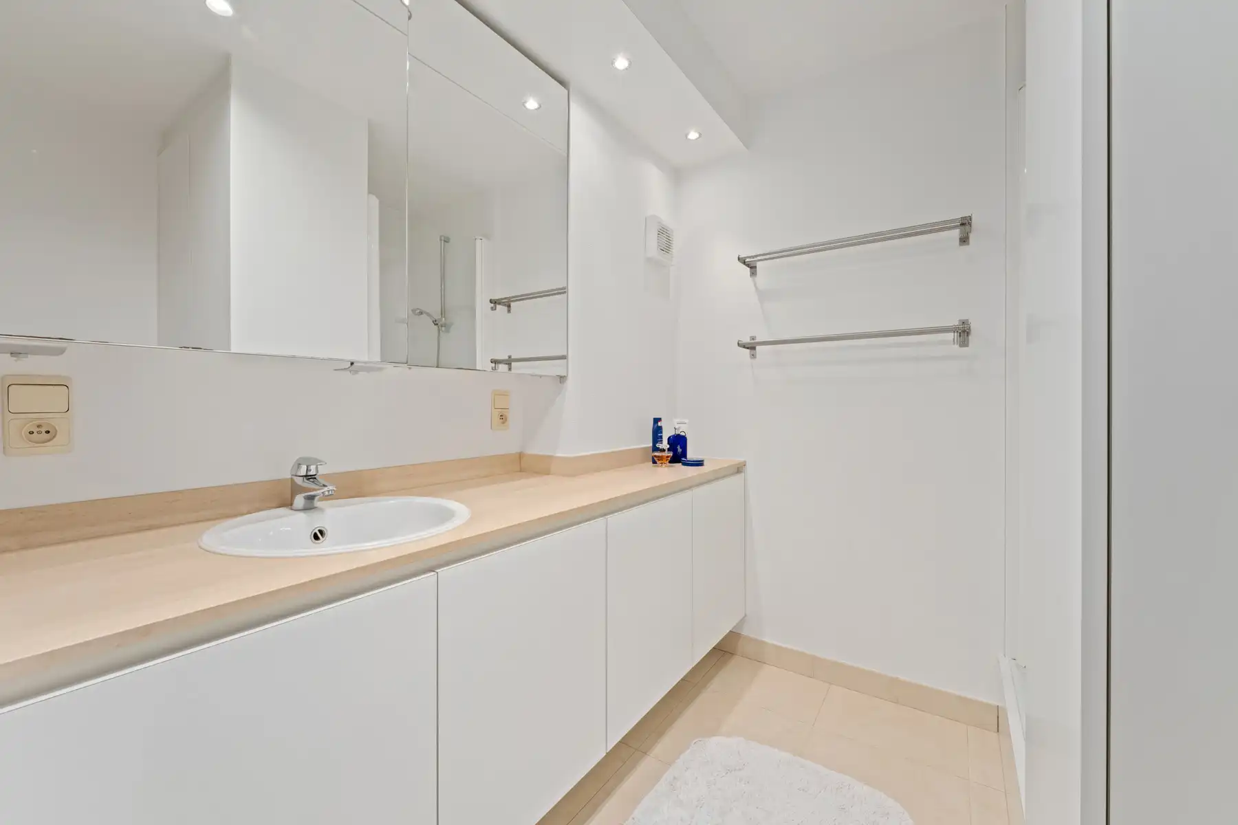 Centraal gelegen uitstekend onderhouden eigendom  foto 12