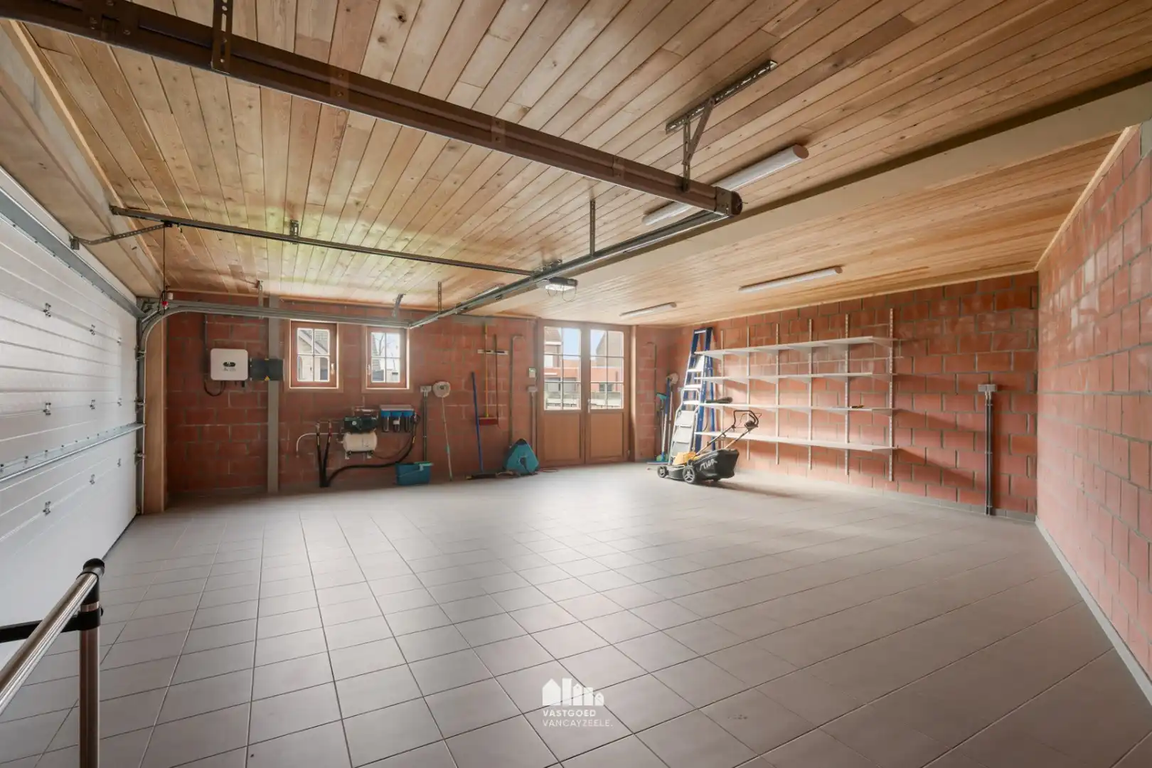 Instapklare, energiezuinige woning met tuin en dubbele garage in hartje Voormezele foto 27