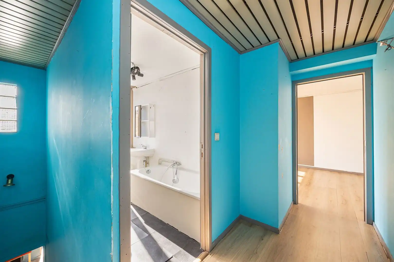 Handelshuis met studio en veel potentieel! foto 10