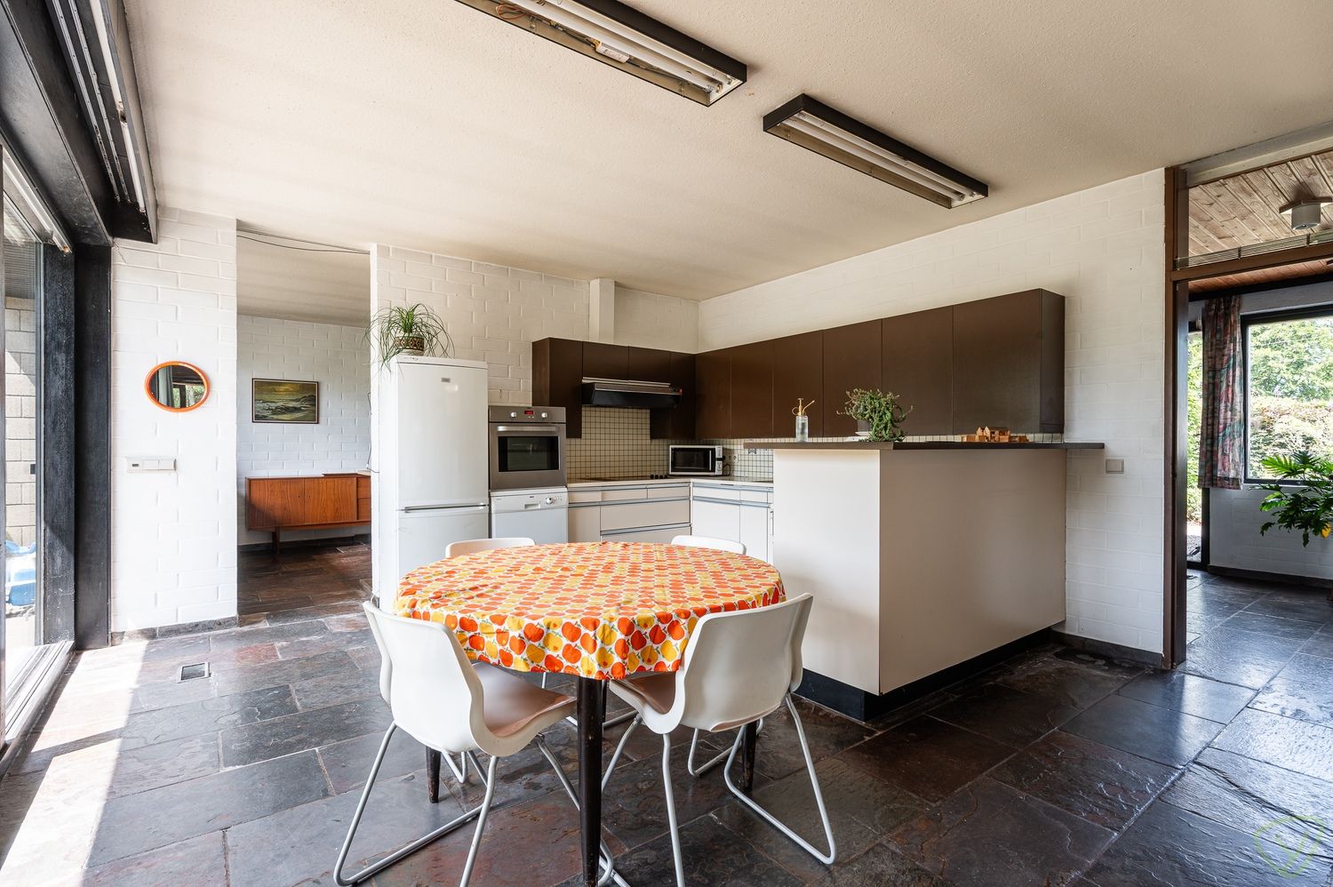 Modernistische villa met praktijkruimte en zuidwestgerichte tuin op riant perceel in Lembeke foto 10