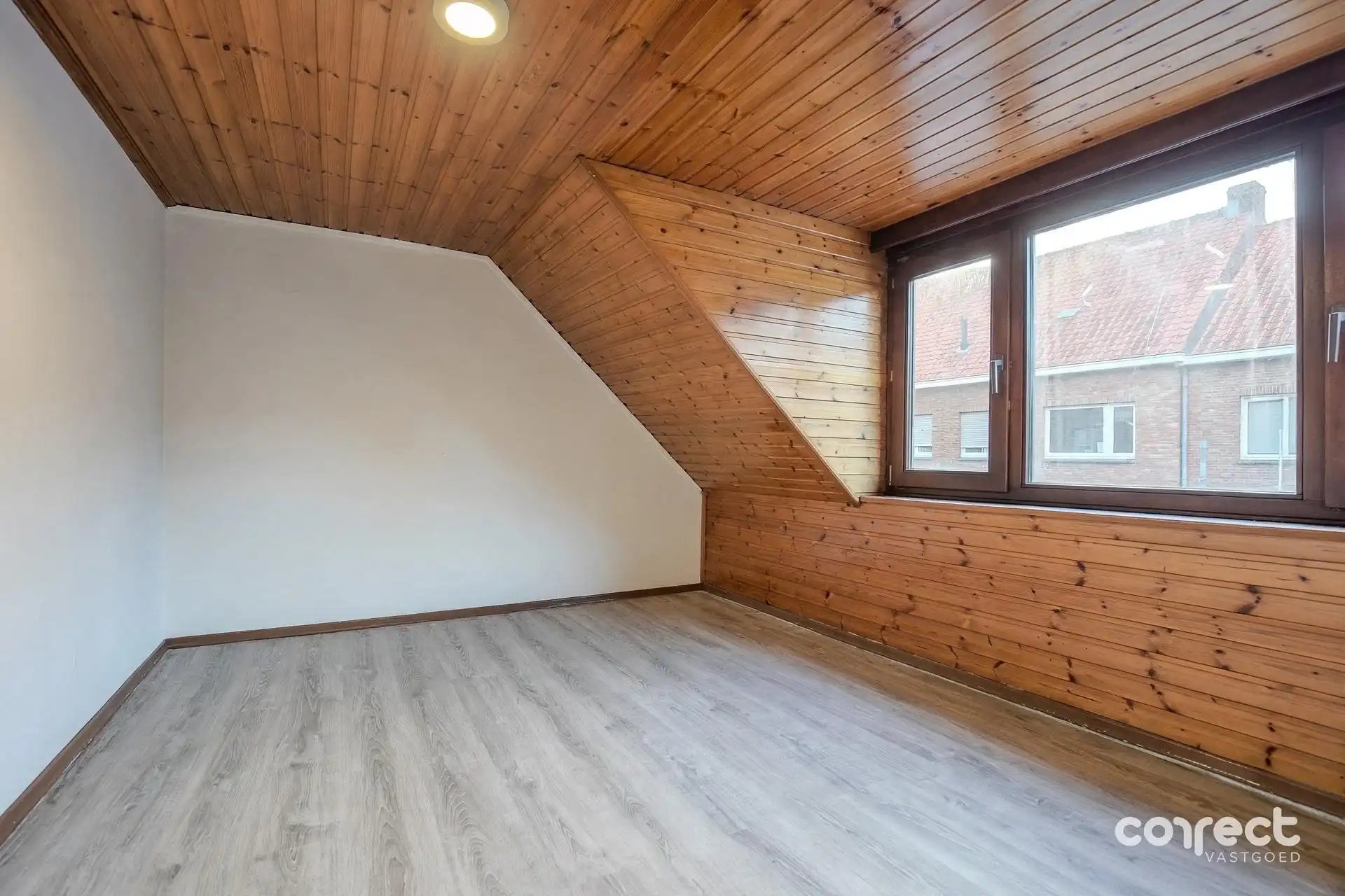 Gezinswoning met 3 slaapkamers en garage. foto 9