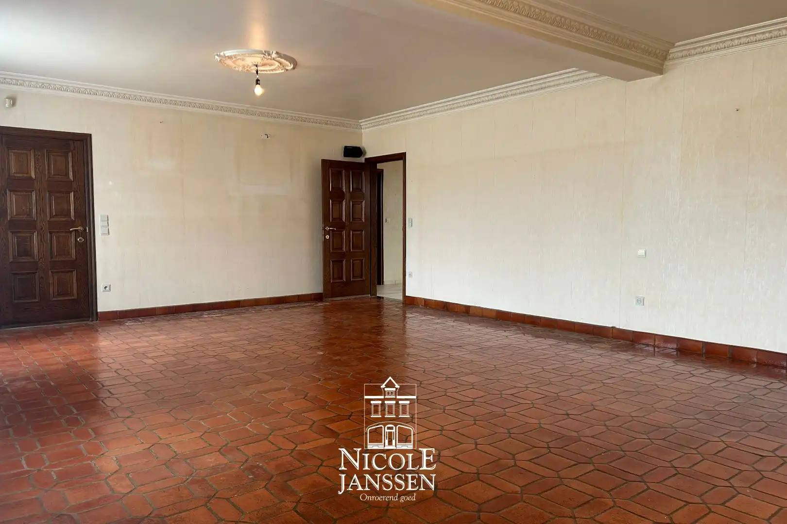 Ruime gezinswoning met studio foto 7