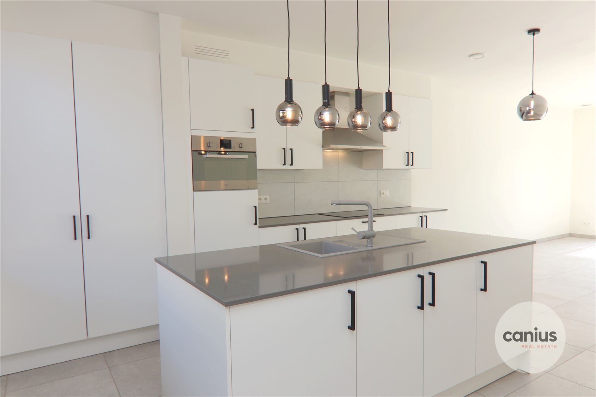 RUSTIG GELEGEN WONING MET 4 SLKS NABIJ HET STADSCENRUM foto 2