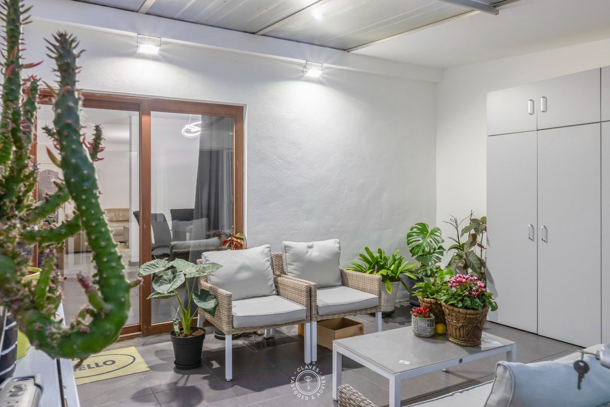 Gezinswoning met 4 slaapkamers en aangename tuin foto 3