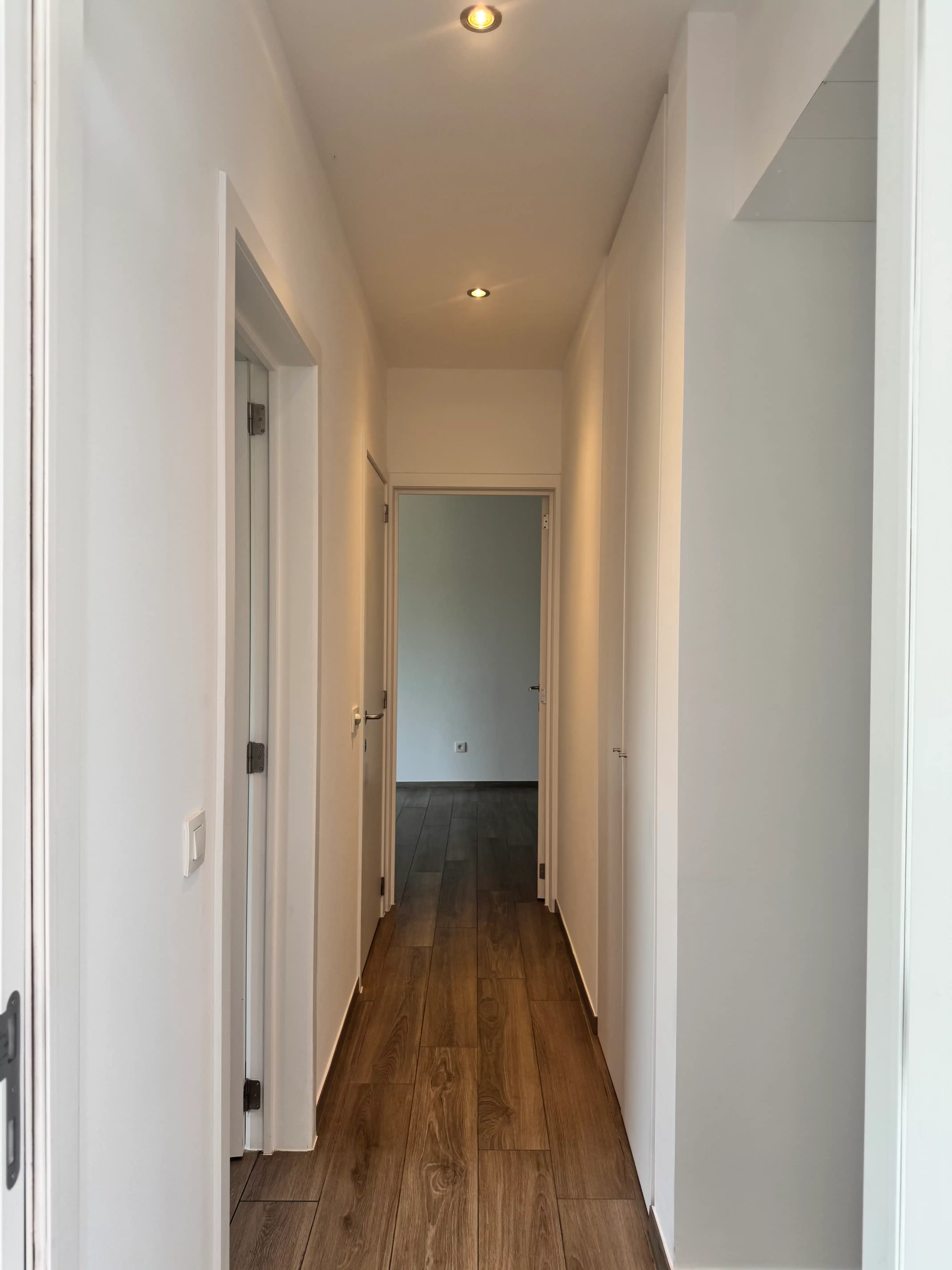 Modern appartement met 2 slaapkamers en 2 autostaanplaatsen foto 13
