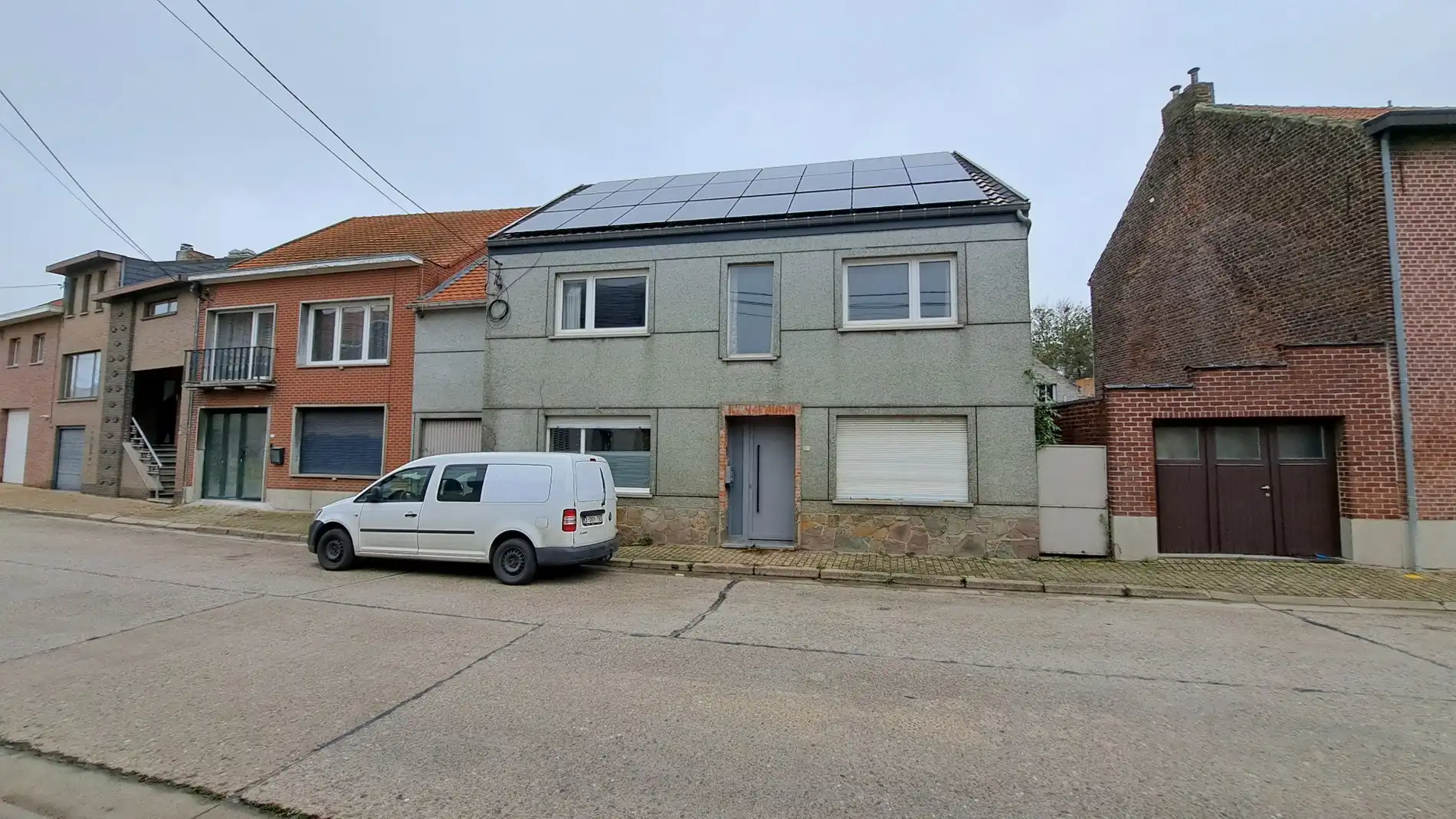 Hoofdfoto van de publicatie: Gezinswoning met 4 slaapkamers, garage en grote tuin.