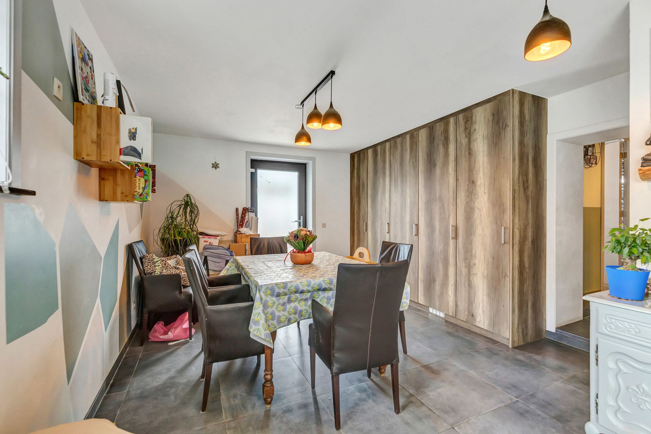 Instapklare woning met garage en ruime tuin foto 5