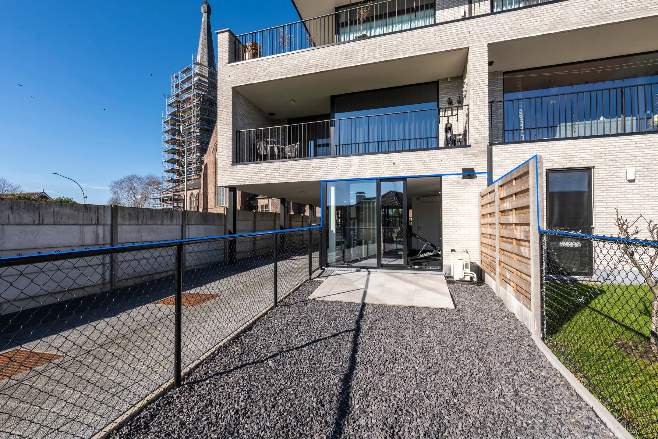 Handelsruimte van ca 60 m² met parking en tuin in Poppel. foto 10